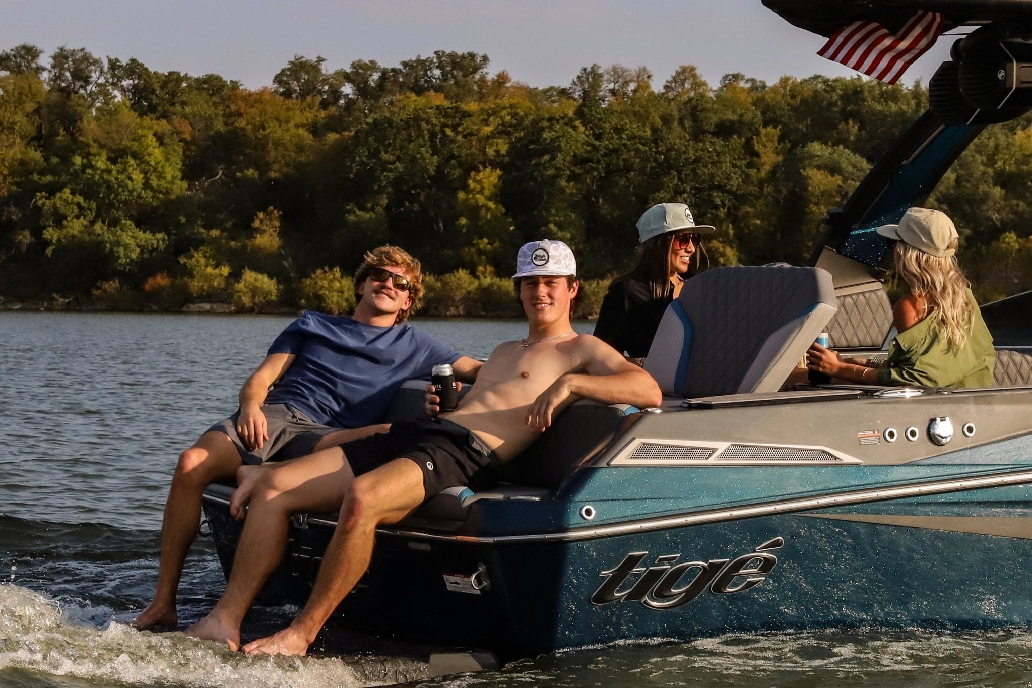 The Daily Tee Heather Navy - High Creek